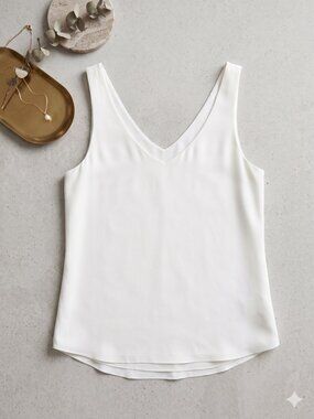 RW&CO. White V-Neck Tank Top